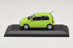 Volkswagen Lupo グリーン Minichamps 1:43 430058101 メタル