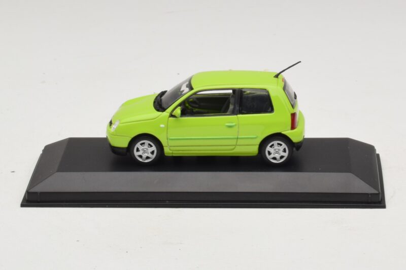 Volkswagen Lupo グリーン Minichamps 1:43 430058101 メタル