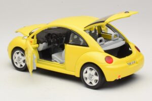 Volkswagen New Beetle A4 イエロー Bburago 1:18 3302 メタル - 画像 5/8