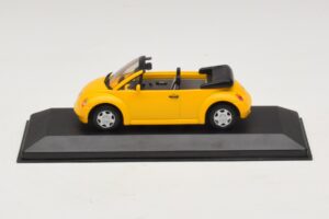 Volkswagen New Beetle カブリオレ イエロー Minichamps 1:43 BEETLE002 メタル