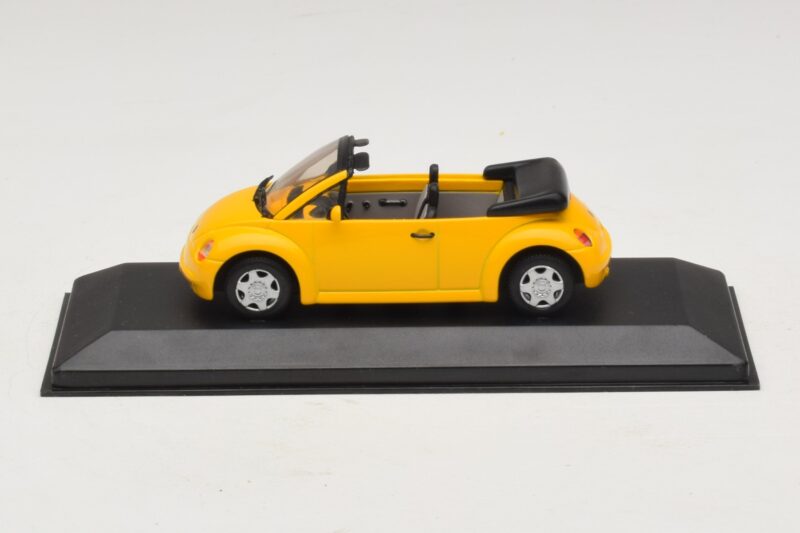 Volkswagen New Beetle カブリオレ イエロー Minichamps 1:43 BEETLE002 メタル