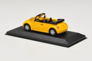 Volkswagen New Beetle カブリオレ イエロー Minichamps 1:43 BEETLE002 メタル - 画像 3/5