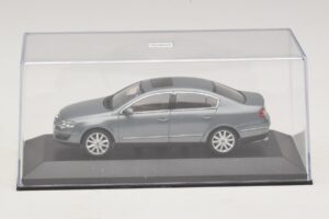 Volkswagen Passat B6 グレーメタリック Minichamps 1:43 PASSAT006 メタル - 画像 4/5