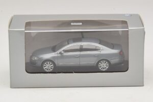 Volkswagen Passat B6 グレーメタリック Minichamps 1:43 PASSAT006 メタル - 画像 5/5
