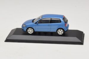 Volkswagen Polo 9N3 ブルー Minichamps 1:43 POLO001 メタル