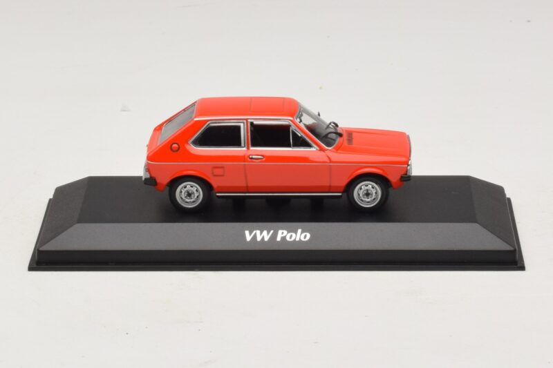 Volkswagen Polo Mk1 レッド Maxichamps 1:43 940050500 メタル