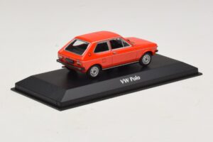 Volkswagen Polo Mk1 レッド Maxichamps 1:43 940050500 メタル - 画像 2/5