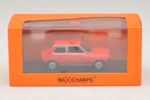 Volkswagen Polo Mk1 レッド Maxichamps 1:43 940050500 メタル - 画像 5/5