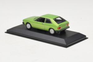 Volkswagen Scirocco Mk1 グリーンメタリック 交換用ボックス Maxichamps 1:43 940050420-R1 メタル - 画像 3/5