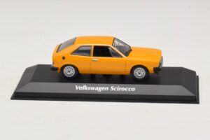 Volkswagen Scirocco Mk1 イエロー Maxichamps 1:43 940050424 メタル