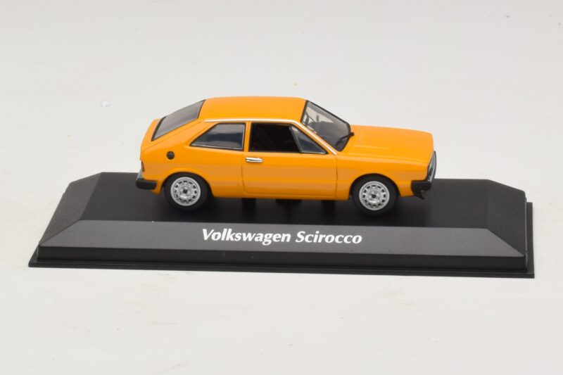 Volkswagen Scirocco Mk1 イエロー Maxichamps 1:43 940050424 メタル