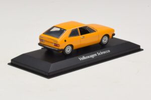 Volkswagen Scirocco Mk1 イエロー Maxichamps 1:43 940050424 メタル - 画像 2/5