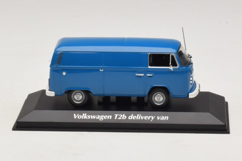 Volkswagen T2b デリバリーバン ブルー Maxichamps 1:43 940053061 メタル