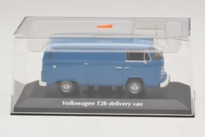 Volkswagen T2b デリバリーバン ブルー Maxichamps 1:43 940053061 メタル - 画像 4/5