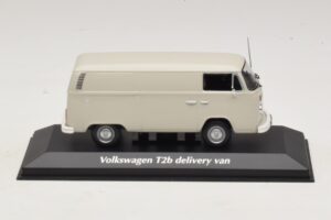 Volkswagen T2b デリバリーバン グレー Maxichamps 1:43 940053060 メタル