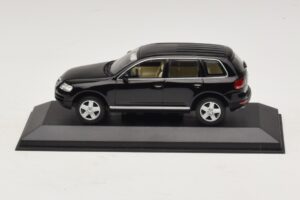 Volkswagen Touareg 7L ブラック Minichamps 1:43 TOUAREG002 メタル