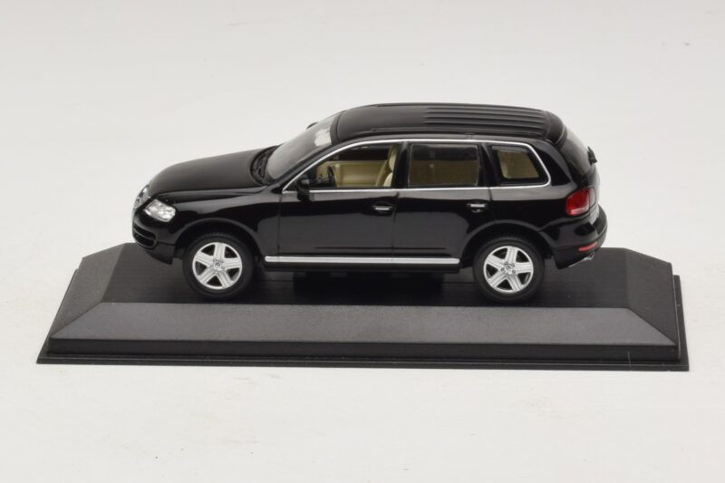 Volkswagen Touareg 7L ブラック Minichamps 1:43 TOUAREG002 メタル