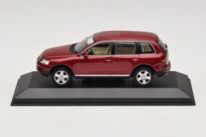 Volkswagen Touareg 7L レッド Minichamps 1:43 TOUAREG003 メタル