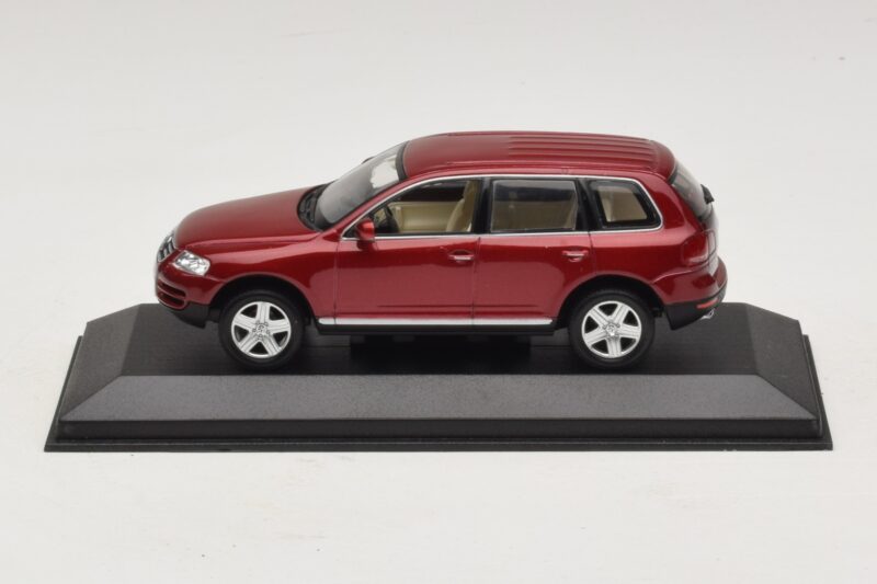 Volkswagen Touareg 7L レッド Minichamps 1:43 TOUAREG003 メタル