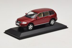 Volkswagen Touareg 7L レッド Minichamps 1:43 TOUAREG003 メタル - 画像 2/5