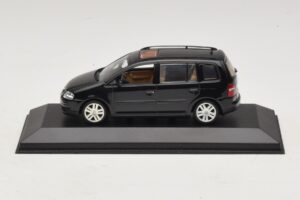 Volkswagen Touran 1T ブラック Minichamps 1:43 TOURAN005 メタル