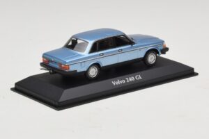 Volvo 240 GL Blue Metallic Maxichamps 1:43 940171400 Diecast - 画像 2/5