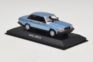 Volvo 240 GL Blue Metallic Maxichamps 1:43 940171400 Diecast - 画像 3/5