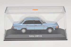 Volvo 240 GL Blue Metallic Maxichamps 1:43 940171400 Diecast - 画像 4/5