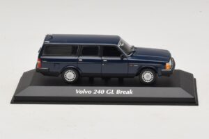 Volvo 240 GL ワゴン ダークブルー Maxichamps 1:43 940171412 メタル