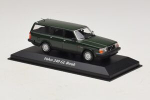 Volvo 240 GL ステーションワゴン ダークグリーン Maxichamps 1:43 940171411 メタル - 画像 3/5