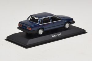 Volvo 740 Dark Blue Metallic Maxichamps 1:43 940171701 メタル - 画像 2/5