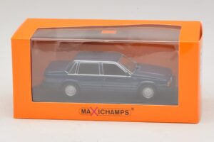 Volvo 740 Dark Blue Metallic Maxichamps 1:43 940171701 メタル - 画像 5/5